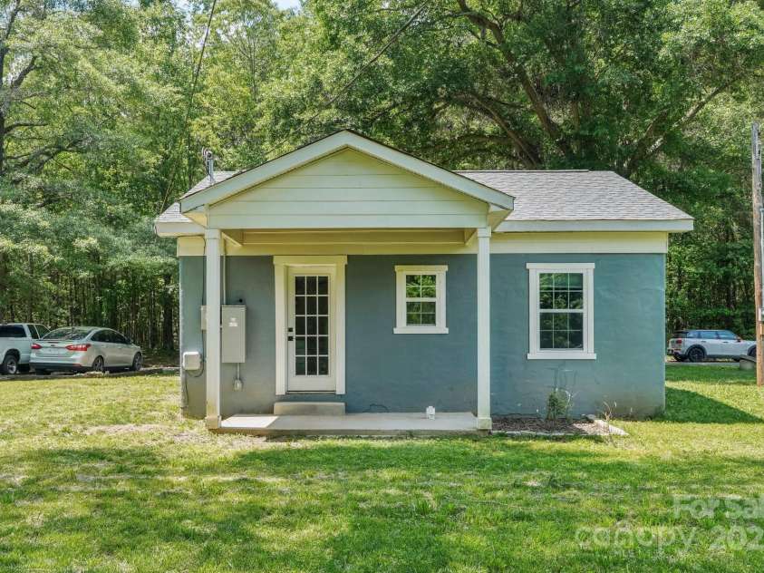 814 Marve Street, Gastonia, NC 28052.  MLS# CAR4252829, YatesRealty ID 9575. 