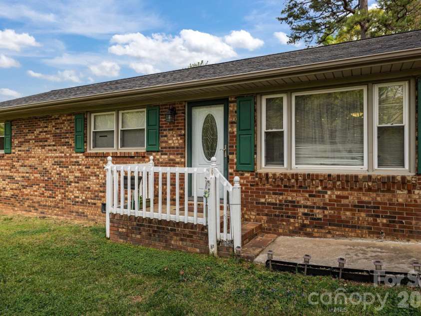 3942 Linwood Road, Gastonia, NC 28052.  MLS# CAR4366197, YatesRealty ID 9576. 