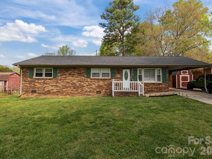 3942 Linwood Road, Gastonia, NC 28052.  MLS# CAR4366197, YatesRealty ID 9576. 