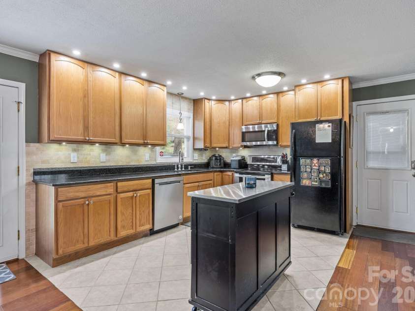 3942 Linwood Road, Gastonia, NC 28052.  MLS# CAR4366197, YatesRealty ID 9576. 