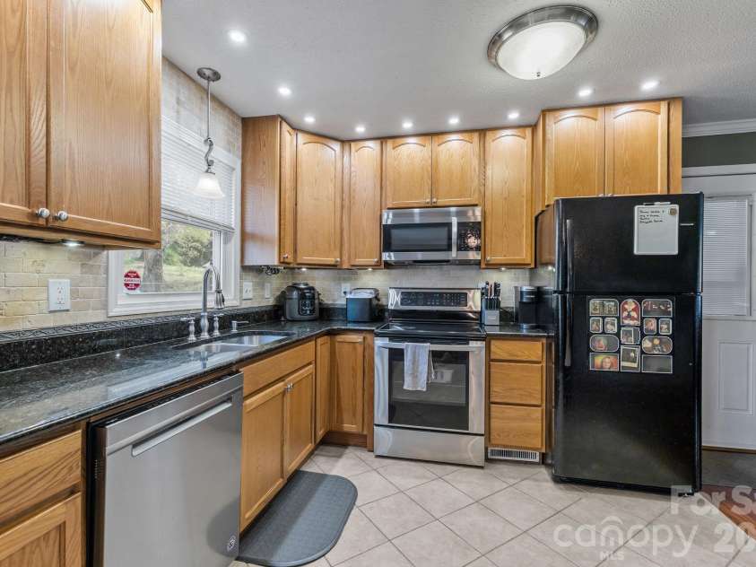 3942 Linwood Road, Gastonia, NC 28052.  MLS# CAR4366197, YatesRealty ID 9576. 