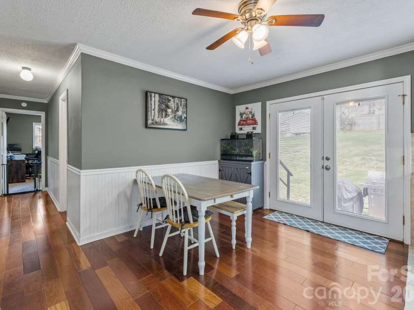 3942 Linwood Road, Gastonia, NC 28052.  MLS# CAR4366197, YatesRealty ID 9576. 