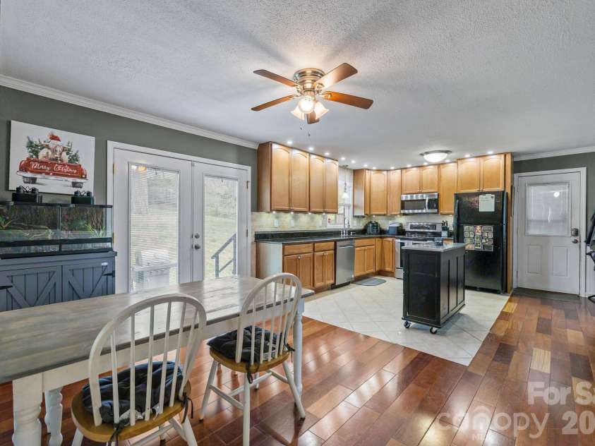 3942 Linwood Road, Gastonia, NC 28052.  MLS# CAR4366197, YatesRealty ID 9576. 