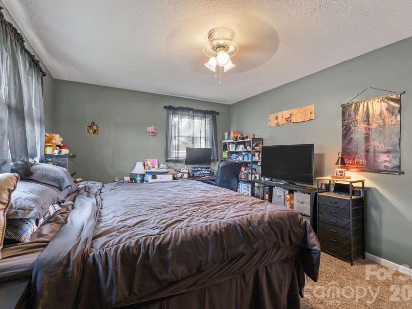 3942 Linwood Road, Gastonia, NC 28052.  MLS# CAR4366197, YatesRealty ID 9576. 