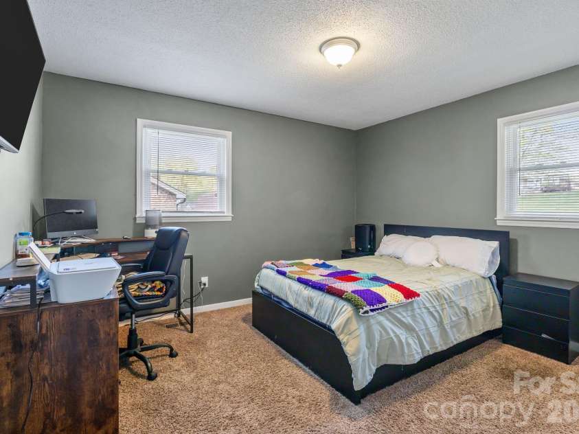 3942 Linwood Road, Gastonia, NC 28052.  MLS# CAR4366197, YatesRealty ID 9576. 