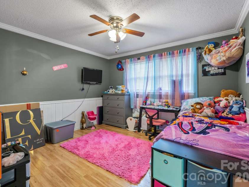 3942 Linwood Road, Gastonia, NC 28052.  MLS# CAR4366197, YatesRealty ID 9576. 