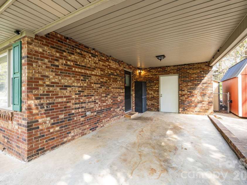 3942 Linwood Road, Gastonia, NC 28052.  MLS# CAR4366197, YatesRealty ID 9576. 