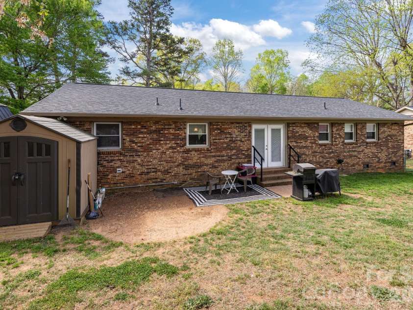 3942 Linwood Road, Gastonia, NC 28052.  MLS# CAR4366197, YatesRealty ID 9576. 