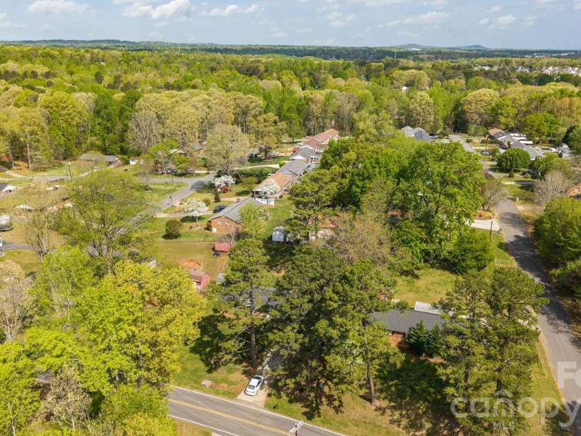 3942 Linwood Road, Gastonia, NC 28052.  MLS# CAR4366197, YatesRealty ID 9576. 