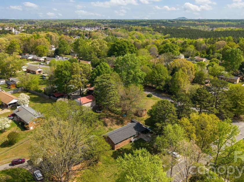 3942 Linwood Road, Gastonia, NC 28052.  MLS# CAR4366197, YatesRealty ID 9576. 