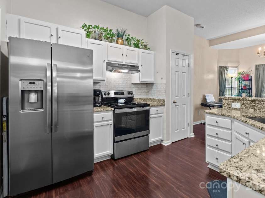 909 Jordans Pond Lane, Charlotte, NC 28214.  MLS# CAR4246378, YatesRealty ID 9578. 