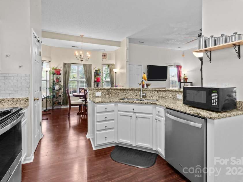 909 Jordans Pond Lane, Charlotte, NC 28214.  MLS# CAR4246378, YatesRealty ID 9578. 