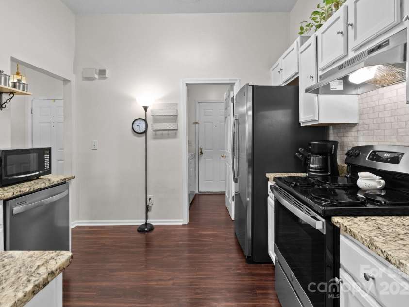909 Jordans Pond Lane, Charlotte, NC 28214.  MLS# CAR4246378, YatesRealty ID 9578. 