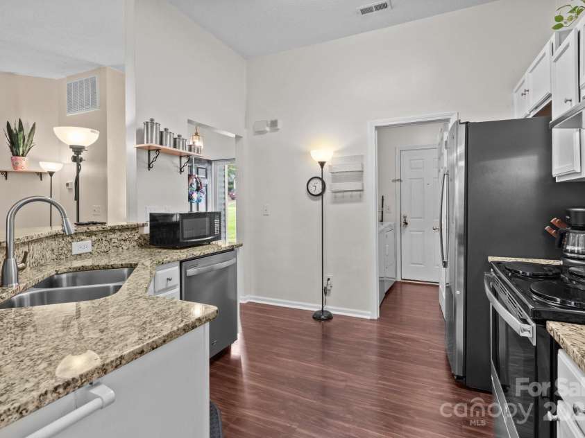 909 Jordans Pond Lane, Charlotte, NC 28214.  MLS# CAR4246378, YatesRealty ID 9578. 