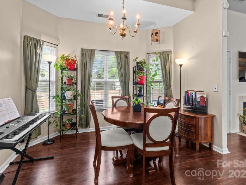 909 Jordans Pond Lane, Charlotte, NC 28214.  MLS# CAR4246378, YatesRealty ID 9578. 