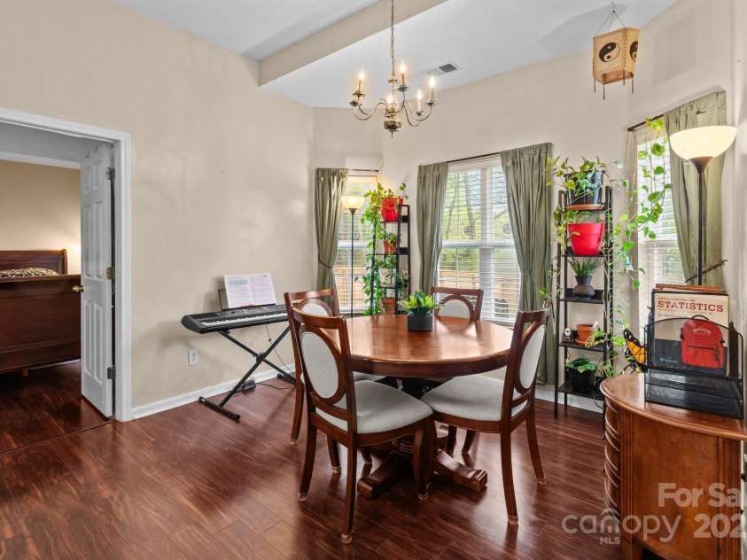 909 Jordans Pond Lane, Charlotte, NC 28214.  MLS# CAR4246378, YatesRealty ID 9578. 