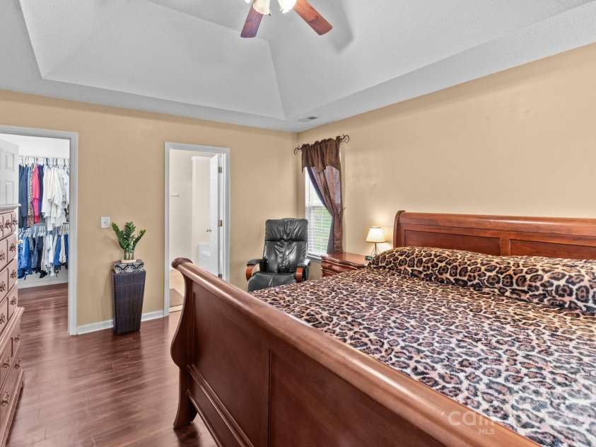 909 Jordans Pond Lane, Charlotte, NC 28214.  MLS# CAR4246378, YatesRealty ID 9578. 