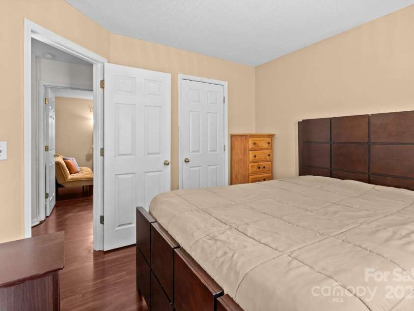909 Jordans Pond Lane, Charlotte, NC 28214.  MLS# CAR4246378, YatesRealty ID 9578. 