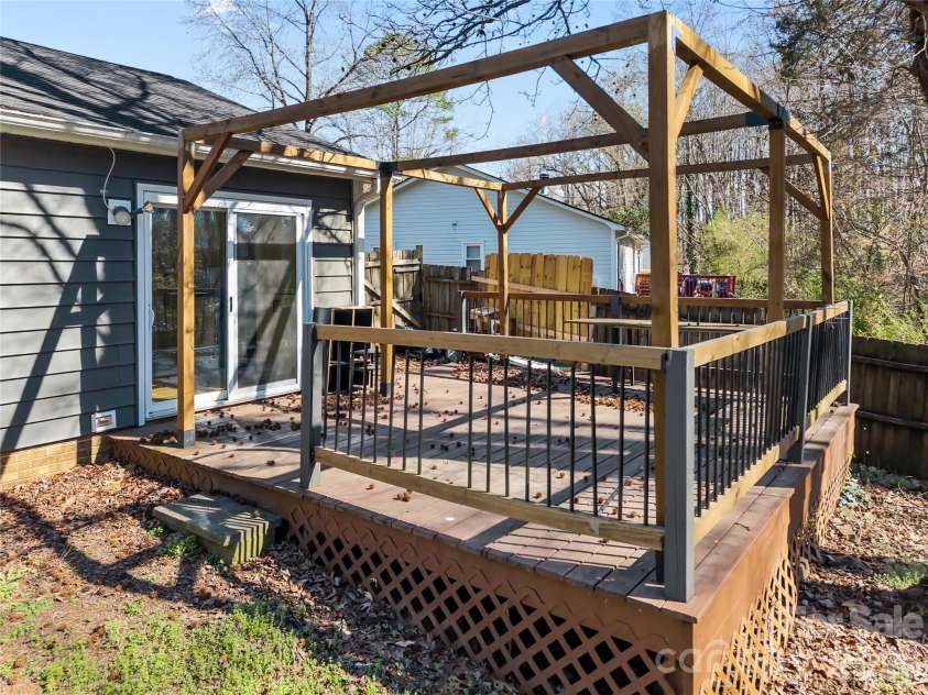 2019 Teddington Drive, Charlotte, NC 28214.  MLS# CAR4355167, YatesRealty ID 9579. 