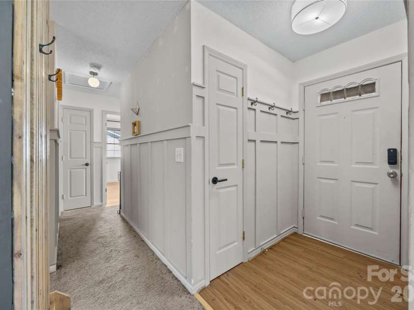 2019 Teddington Drive, Charlotte, NC 28214.  MLS# CAR4355167, YatesRealty ID 9579. Entry Hall