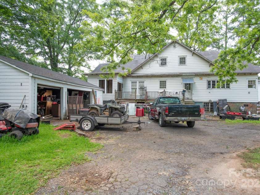 109 Fulton Street, Kings Mountain, NC 28086.  MLS# CAR4289026, YatesRealty ID 958. 109 Piedmont Ave - Back of Commercial Property
