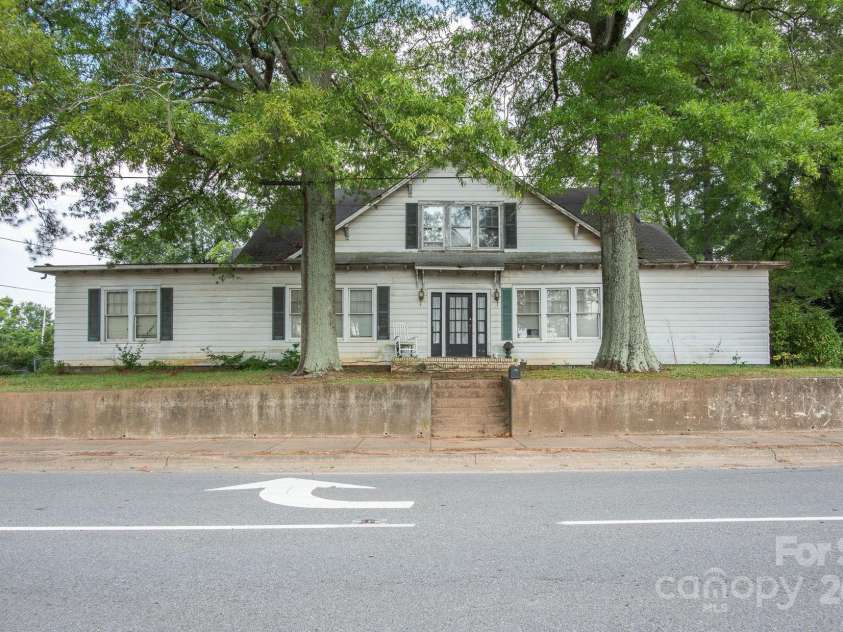 109 Fulton Street, Kings Mountain, NC 28086.  MLS# CAR4289026, YatesRealty ID 958. 109 Piedmont Ave - Commercial Property