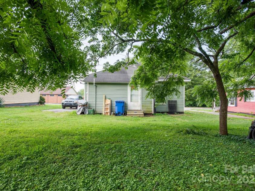 109 Fulton Street, Kings Mountain, NC 28086.  MLS# CAR4289026, YatesRealty ID 958. 