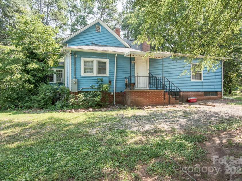 109 Fulton Street, Kings Mountain, NC 28086.  MLS# CAR4289026, YatesRealty ID 958. Back of Fulton St home - parking