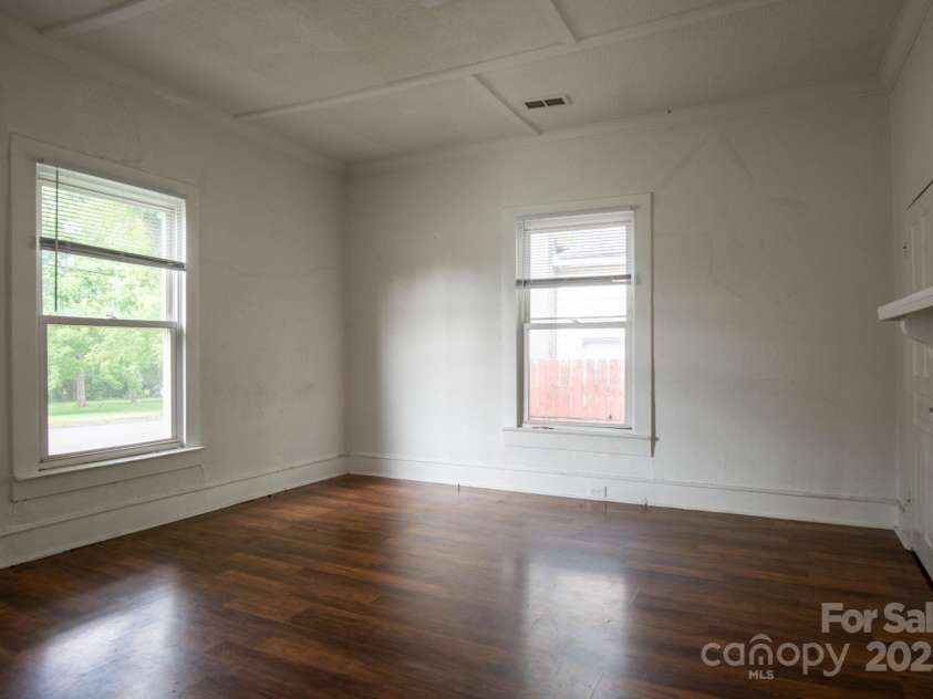 109 Fulton Street, Kings Mountain, NC 28086.  MLS# CAR4289026, YatesRealty ID 958. Front Bedroom - Walker St
