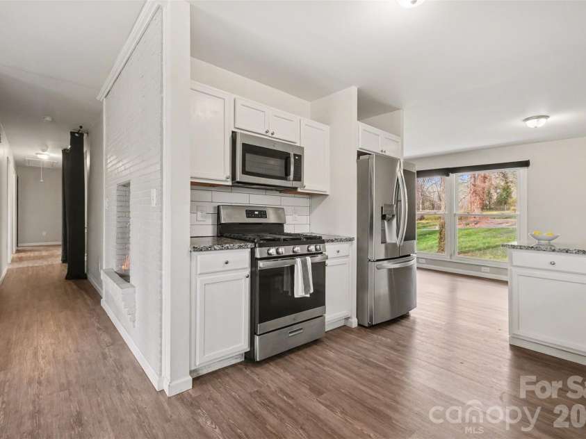 1548 Westbrook Circle, Gastonia, NC 28052.  MLS# CAR4358930, YatesRealty ID 9580. 