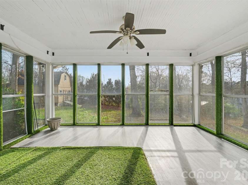1548 Westbrook Circle, Gastonia, NC 28052.  MLS# CAR4358930, YatesRealty ID 9580. 