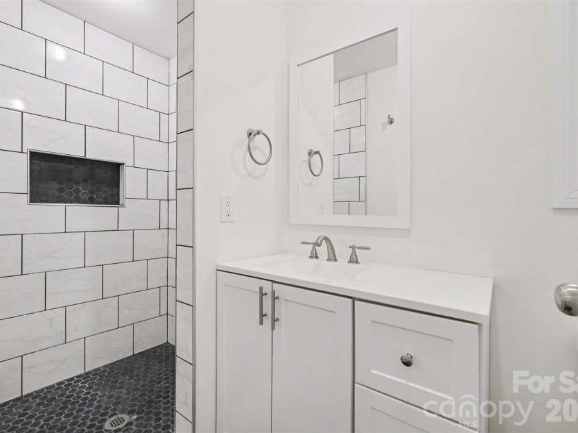 1548 Westbrook Circle, Gastonia, NC 28052.  MLS# CAR4358930, YatesRealty ID 9580. 