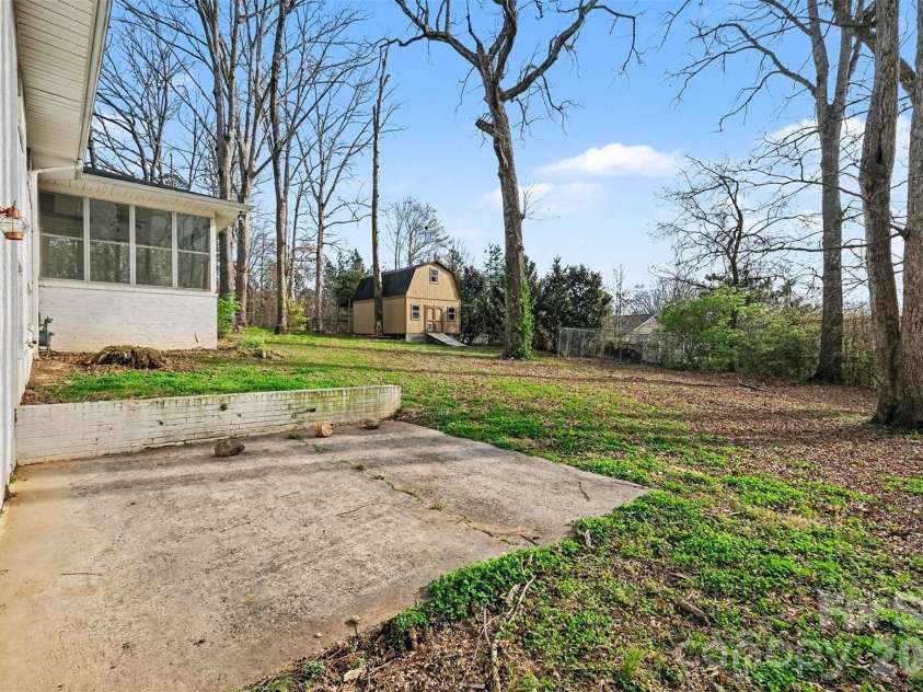 1548 Westbrook Circle, Gastonia, NC 28052.  MLS# CAR4358930, YatesRealty ID 9580. 