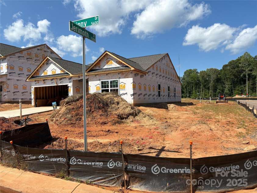 5602 Skinny Drive, Charlotte, NC 28215.  MLS# CAR4245992, YatesRealty ID 9580. 