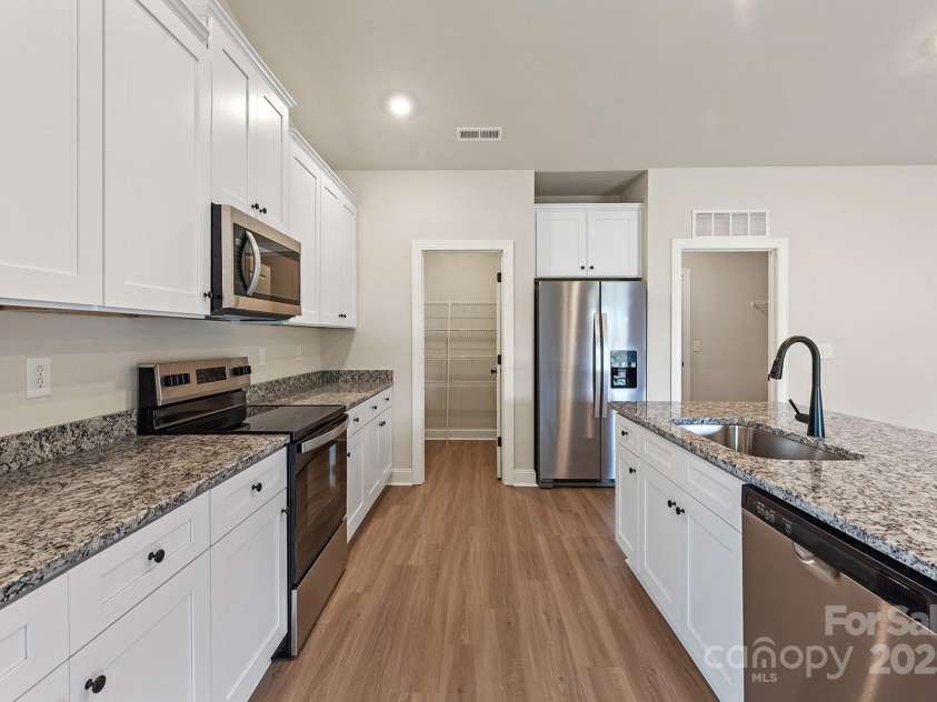 5602 Skinny Drive, Charlotte, NC 28215.  MLS# CAR4245992, YatesRealty ID 9580. 