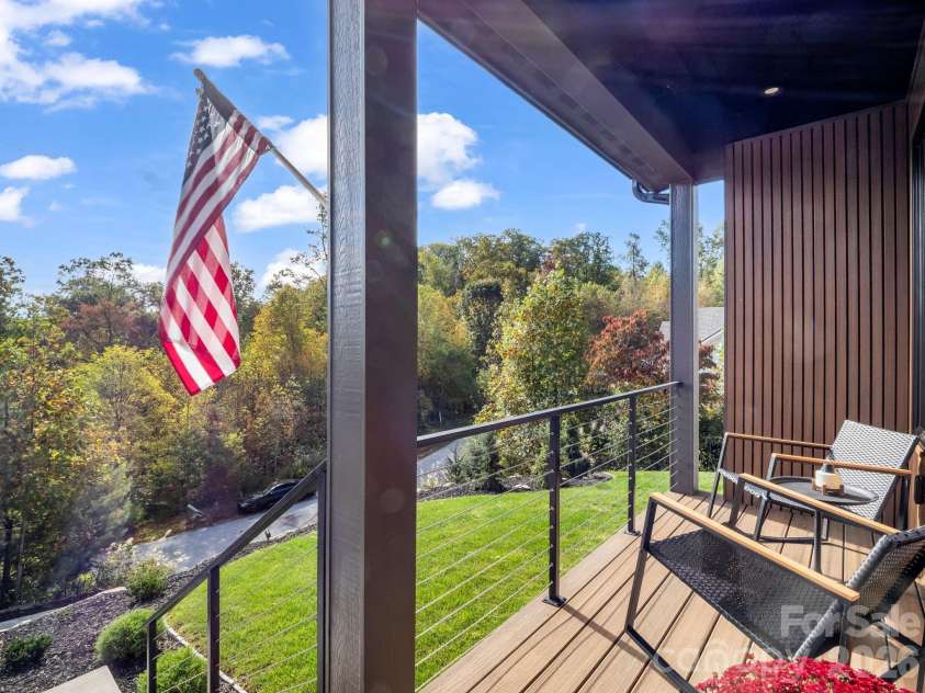 123 Millbrae Loop, Hendersonville, NC 28791.  MLS# CAR4312844, YatesRealty ID 9581. 