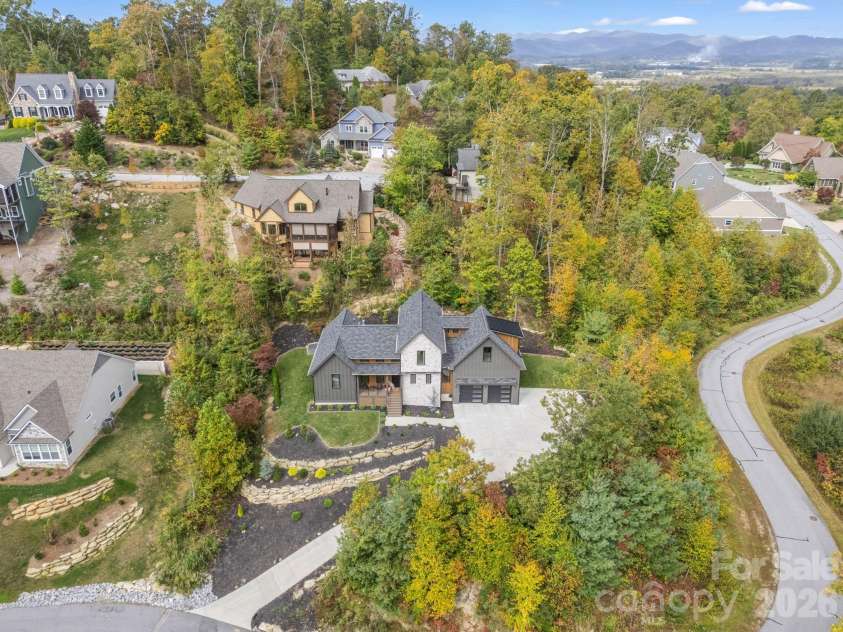 123 Millbrae Loop, Hendersonville, NC 28791.  MLS# CAR4312844, YatesRealty ID 9581. 
