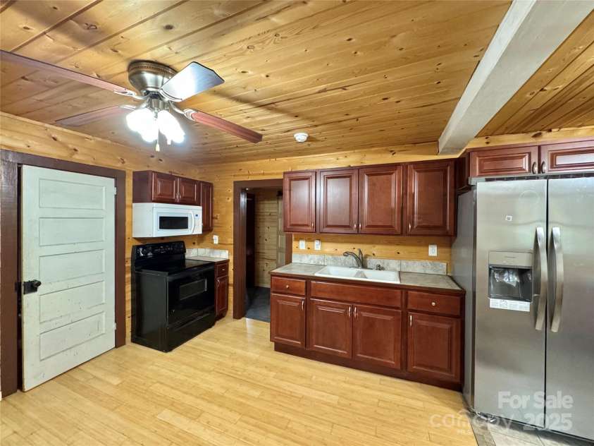 55 Summit View Drive, Marshall, NC 28753.  MLS# CAR4237579, YatesRealty ID 9581. Kitchen