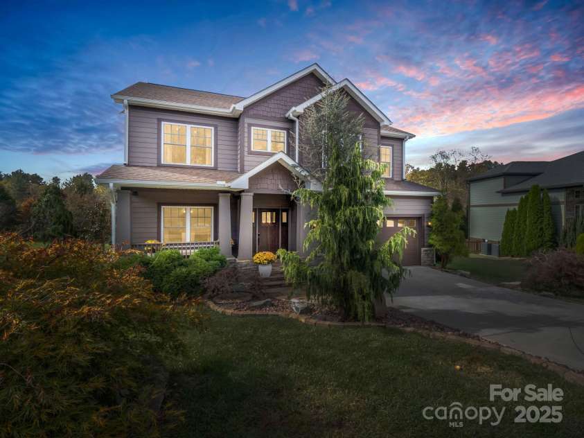 27 Drakes Meadow Lane, Arden, NC 28704.  MLS# CAR4321142, YatesRealty ID 9582. 