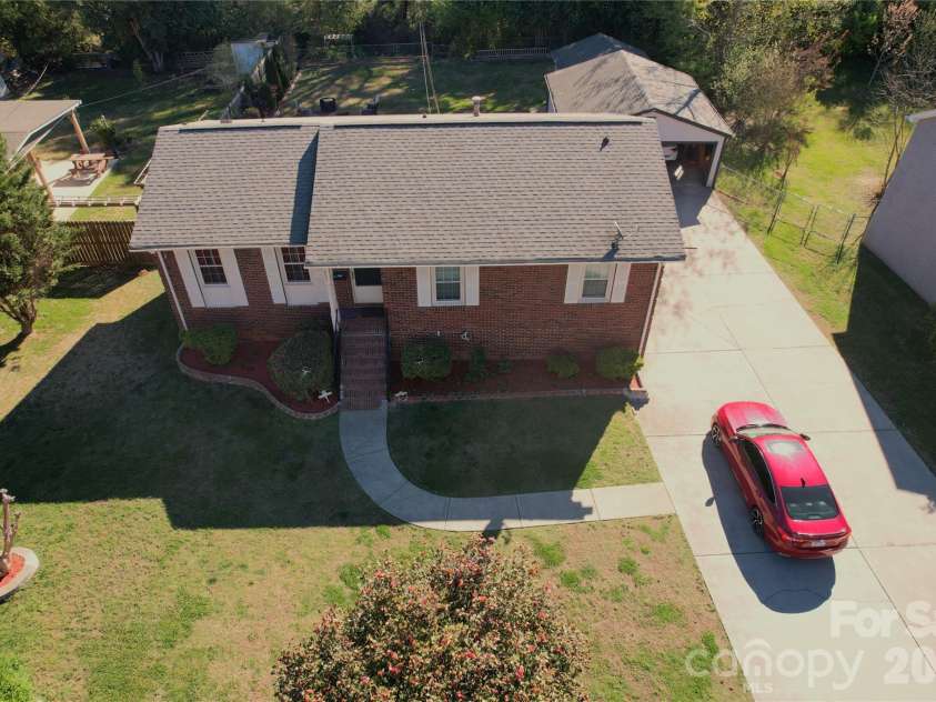 3931 Irvington Drive, Charlotte, NC 28205.  MLS# CAR4363620, YatesRealty ID 9584. 