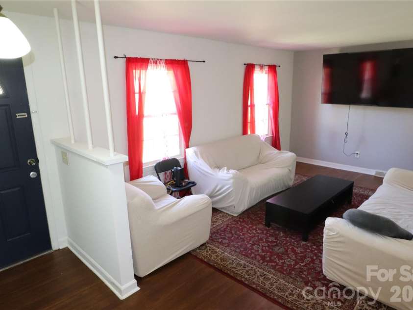 3931 Irvington Drive, Charlotte, NC 28205.  MLS# CAR4363620, YatesRealty ID 9584. 