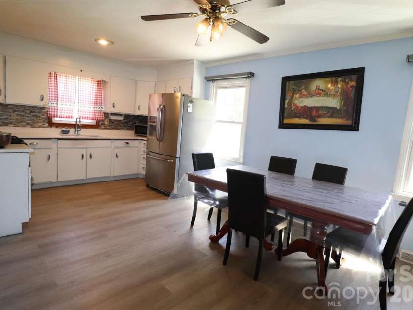 3931 Irvington Drive, Charlotte, NC 28205.  MLS# CAR4363620, YatesRealty ID 9584. 