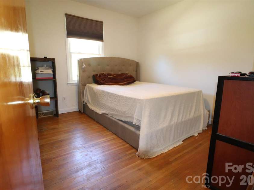 3931 Irvington Drive, Charlotte, NC 28205.  MLS# CAR4363620, YatesRealty ID 9584. 