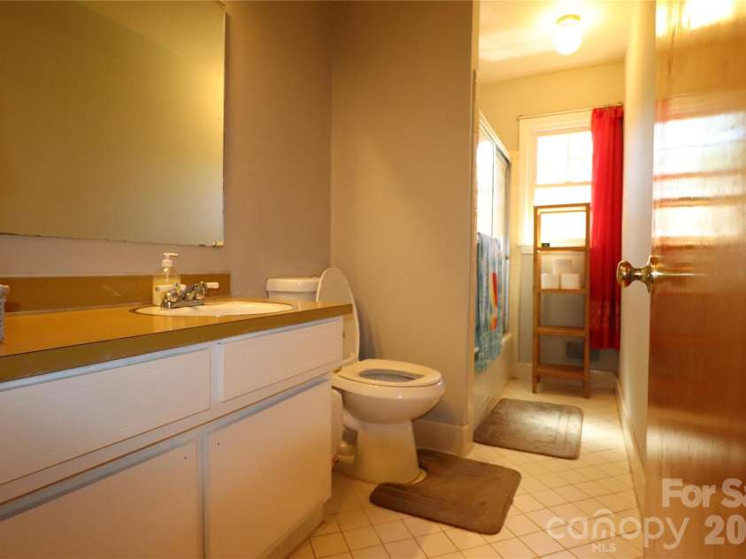 3931 Irvington Drive, Charlotte, NC 28205.  MLS# CAR4363620, YatesRealty ID 9584. 