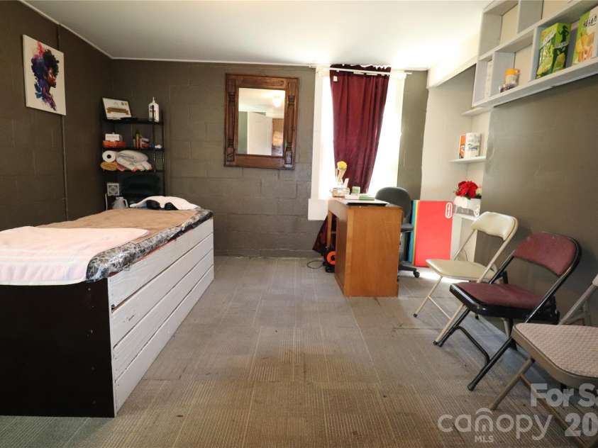 3931 Irvington Drive, Charlotte, NC 28205.  MLS# CAR4363620, YatesRealty ID 9584. 