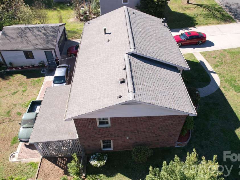 3931 Irvington Drive, Charlotte, NC 28205.  MLS# CAR4363620, YatesRealty ID 9584. 