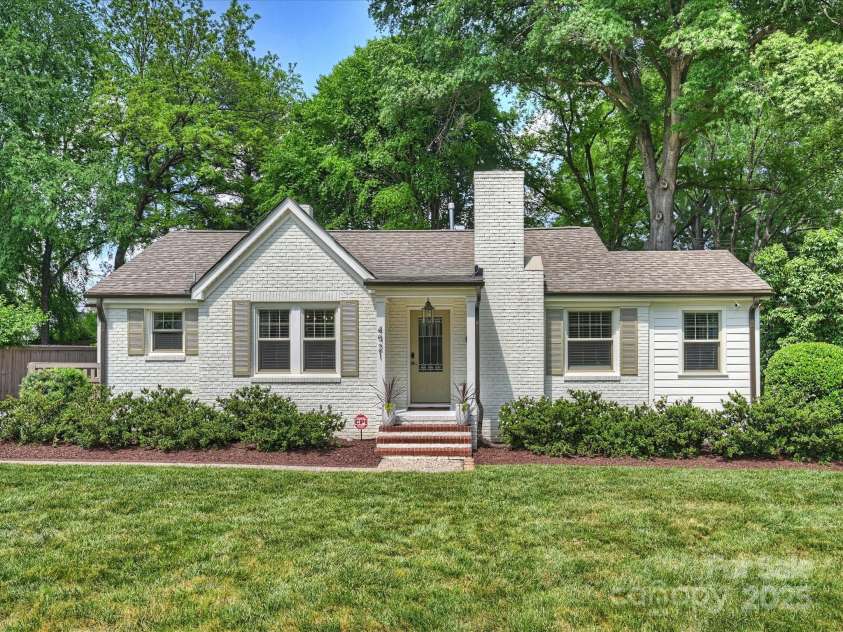 4921 Doris Avenue, Charlotte, NC 28205.  MLS# CAR4253366, YatesRealty ID 9584. Front Exterior