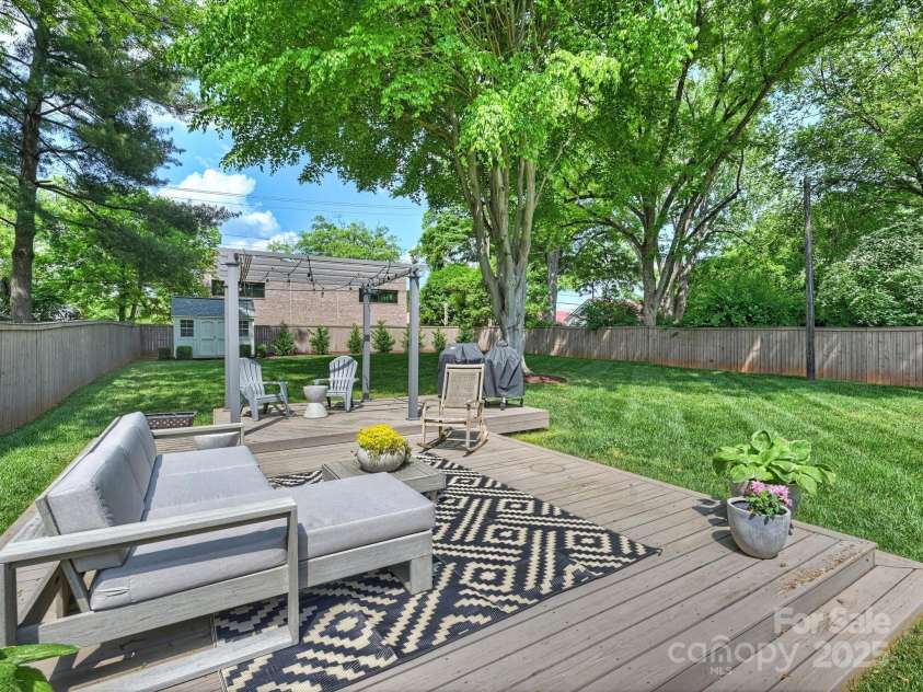 4921 Doris Avenue, Charlotte, NC 28205.  MLS# CAR4253366, YatesRealty ID 9584. Patio