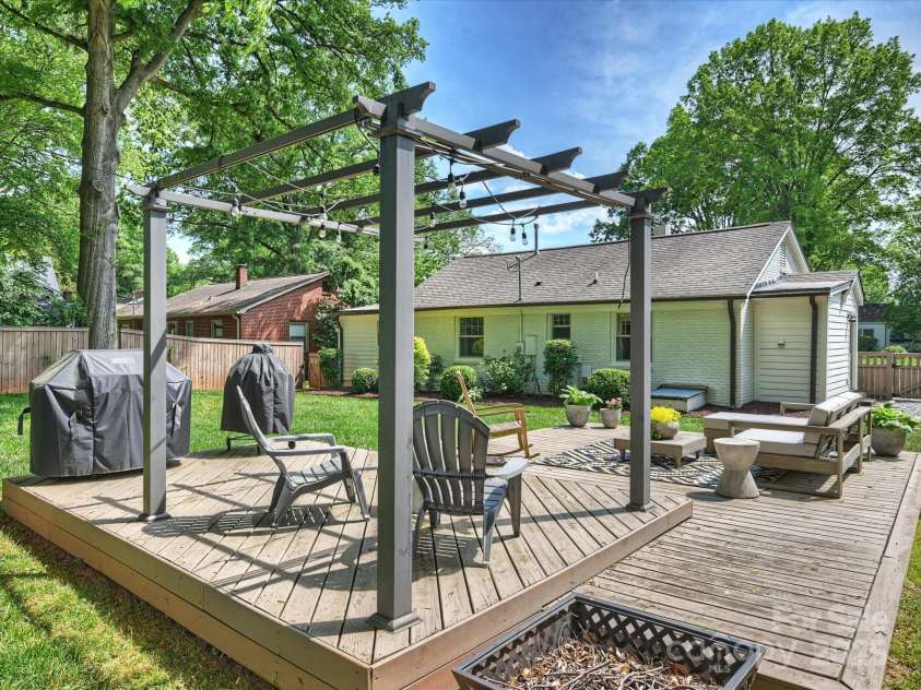 4921 Doris Avenue, Charlotte, NC 28205.  MLS# CAR4253366, YatesRealty ID 9584. Patio