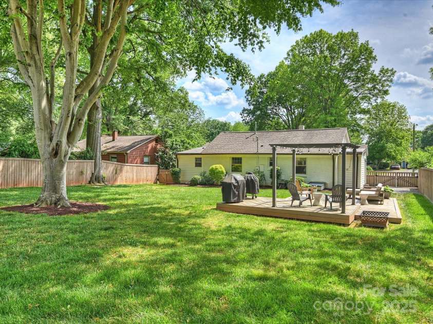 4921 Doris Avenue, Charlotte, NC 28205.  MLS# CAR4253366, YatesRealty ID 9584. Patio